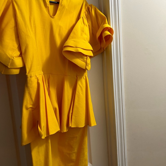 Yellow Dress - Picture 2 of 3
